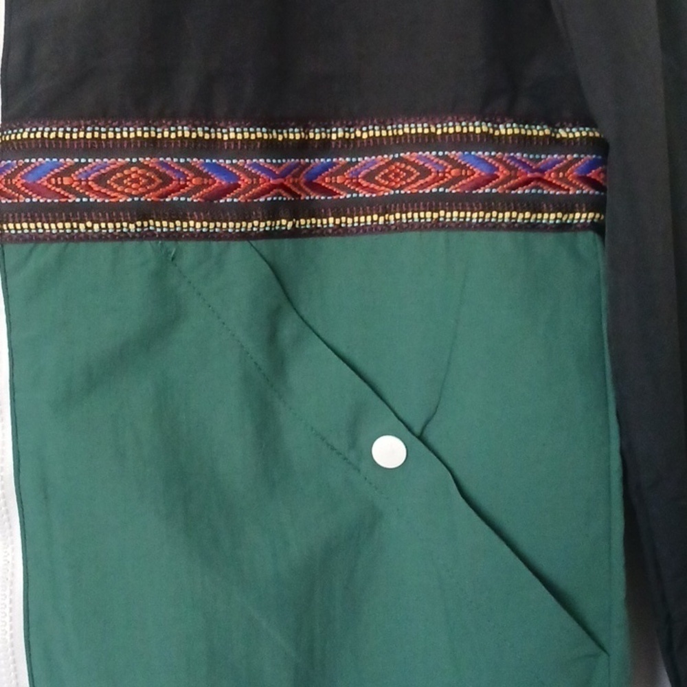 Craft + Flow Hooded Windbreaker - Picture 3 of 6